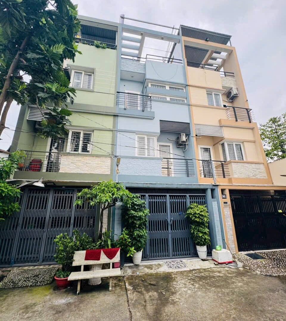 Nhà to 2/ hẻm xe hơi Nguyễn Thị Tú