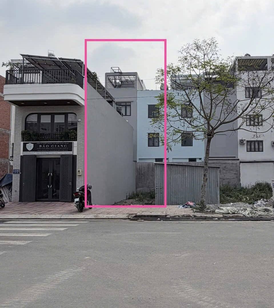 Đất đẹp diện tích lớn mặt tiền đường Tây Lân